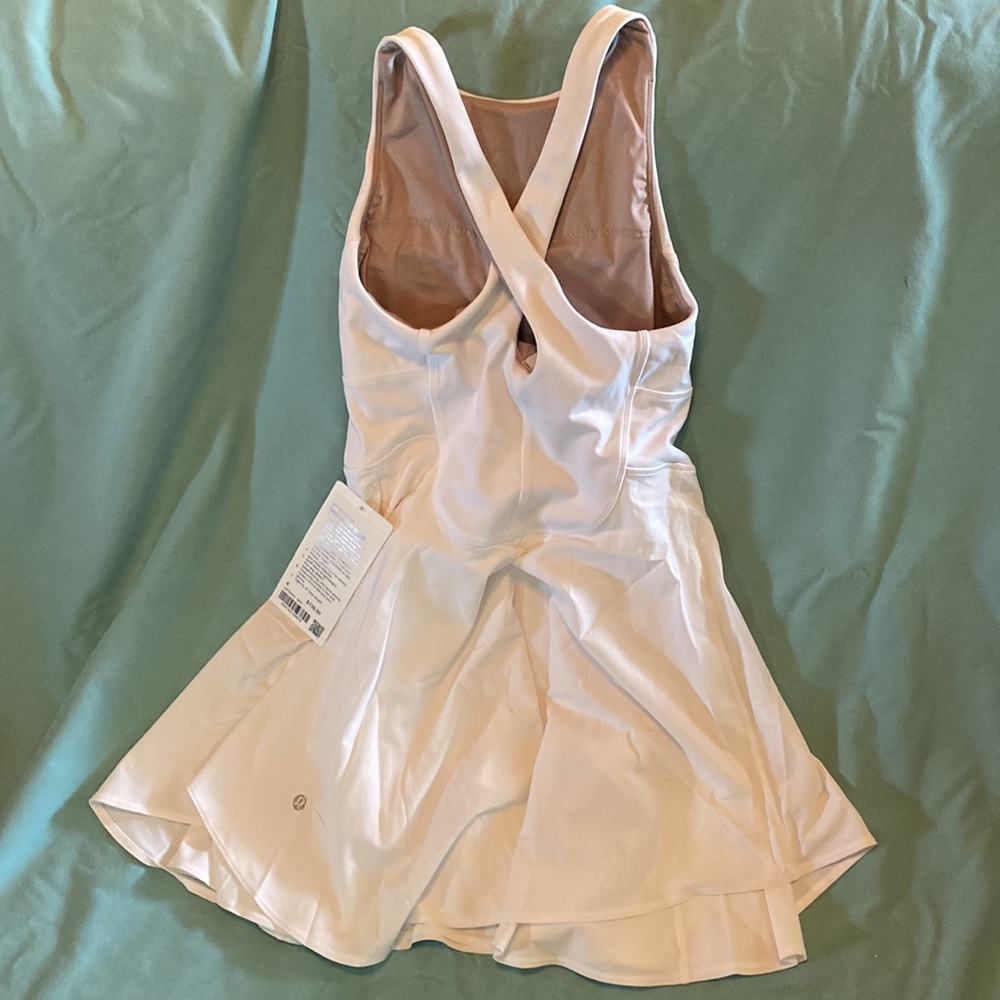 Lululemon White Court Crush Tennis Dress size 4 NWT - Picture 2 of 5